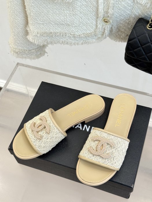 Шлепанцы женские фото 2