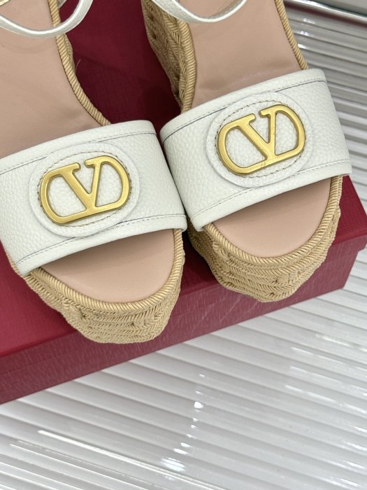 Босоножки фото 7