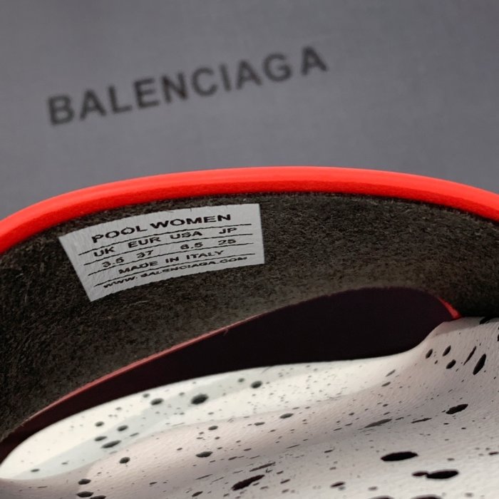 Шлепанцы фото 7