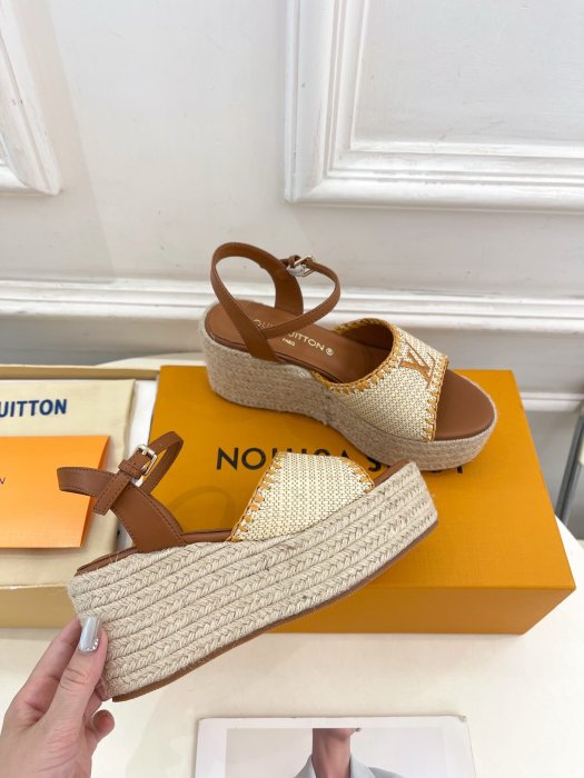 Босоножки фото 4