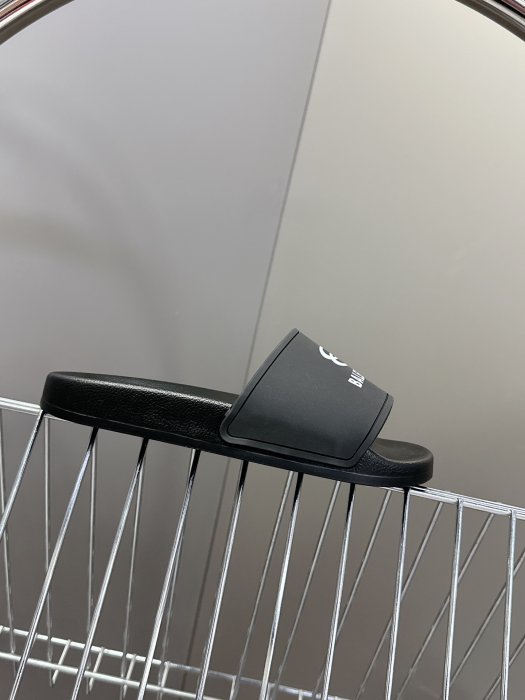 Шлепанцы фото 5