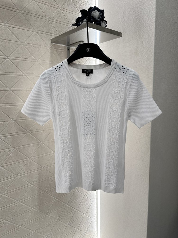 Футболка жіноча