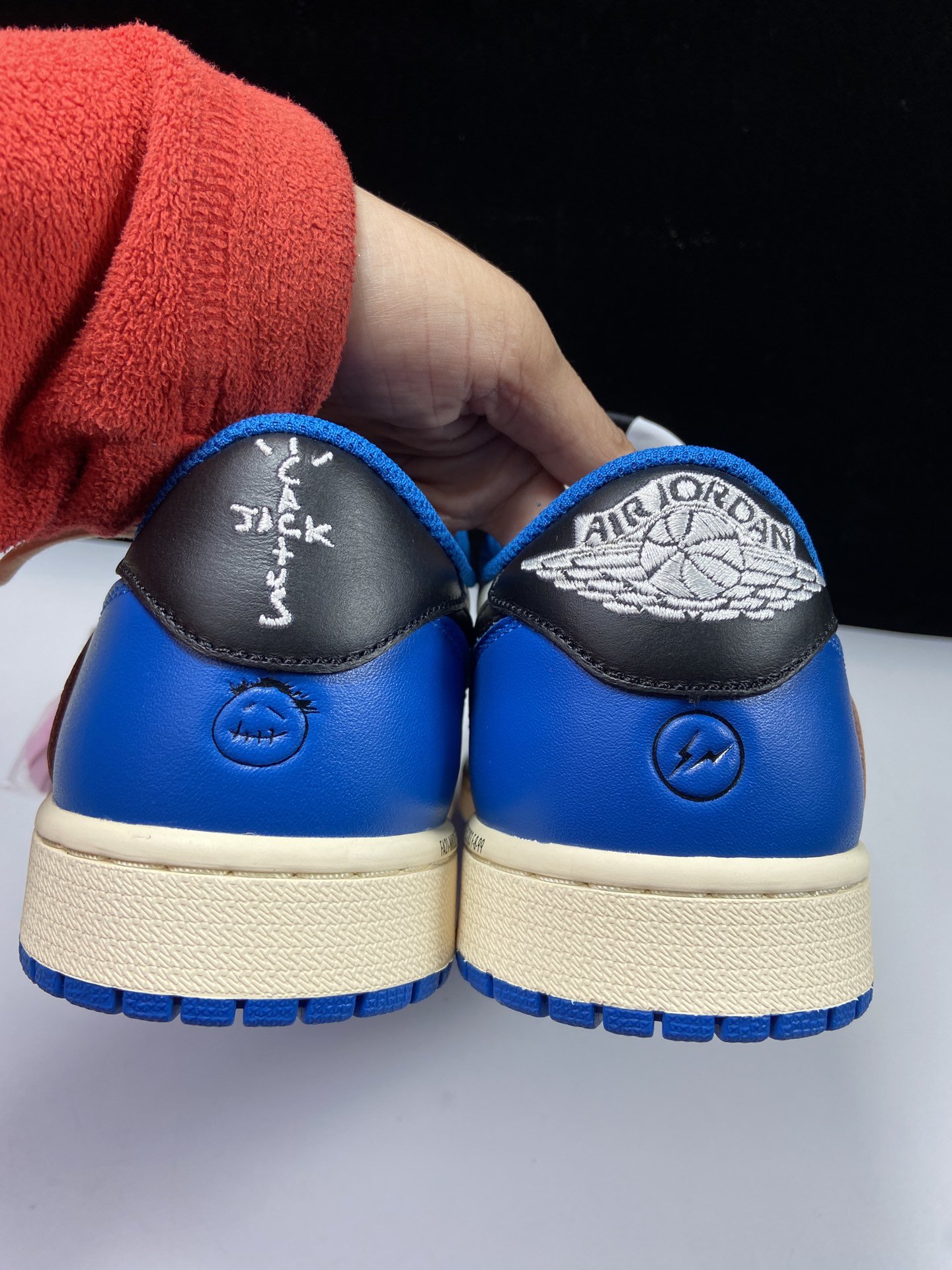 Кроссовки Air Jordan 1 Retro Low OG SP Fragment x Travis Scott фото 5