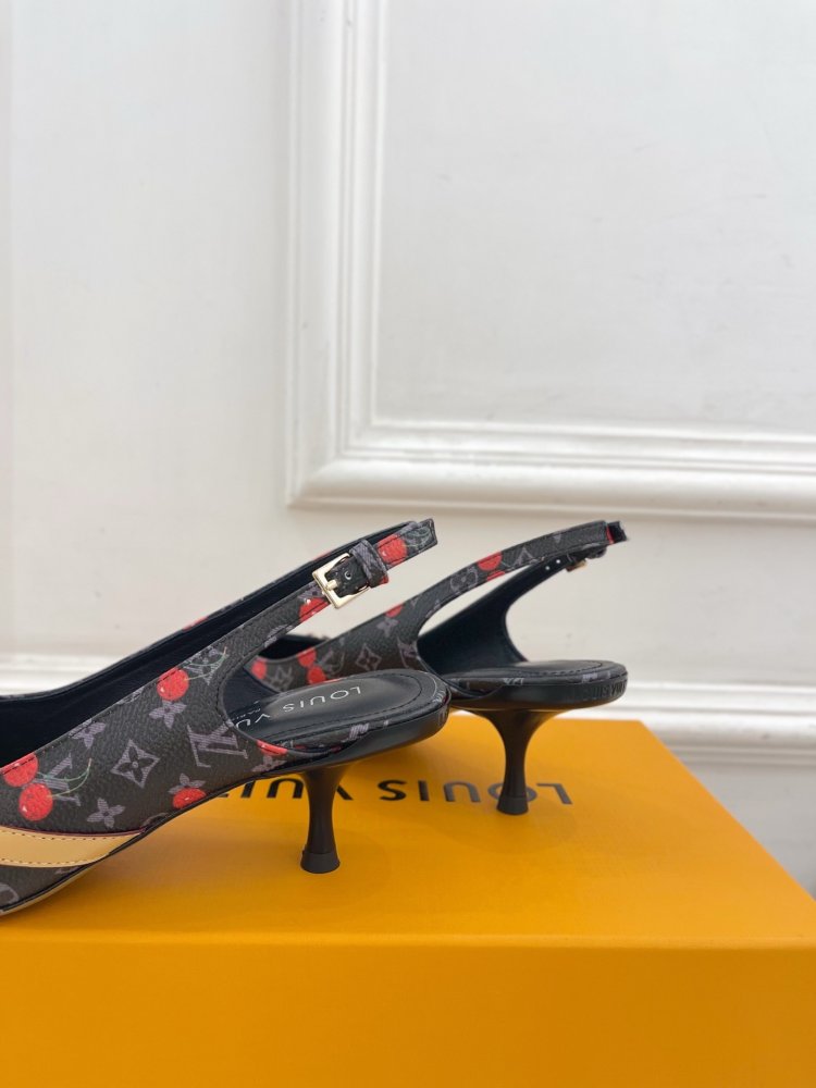 Босоножки фото 7