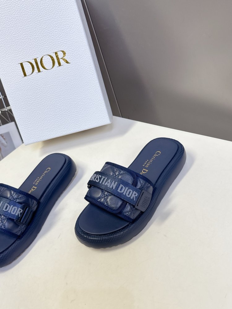 Шльопанці жіночі фото 3