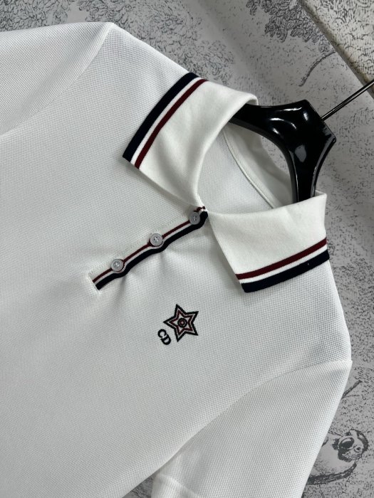 T-shirt women's фото 2