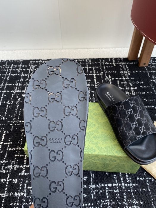 Шлепанцы фото 9