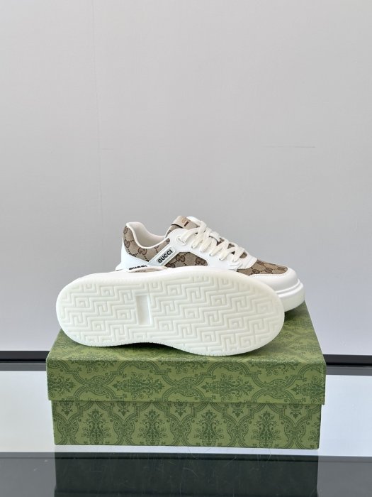 Кросівки чоловічі фото 9