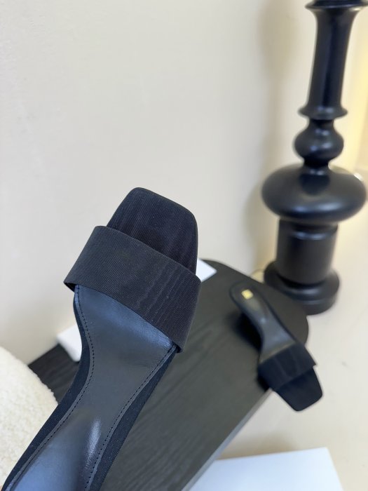 Шльопанці жіночі фото 6