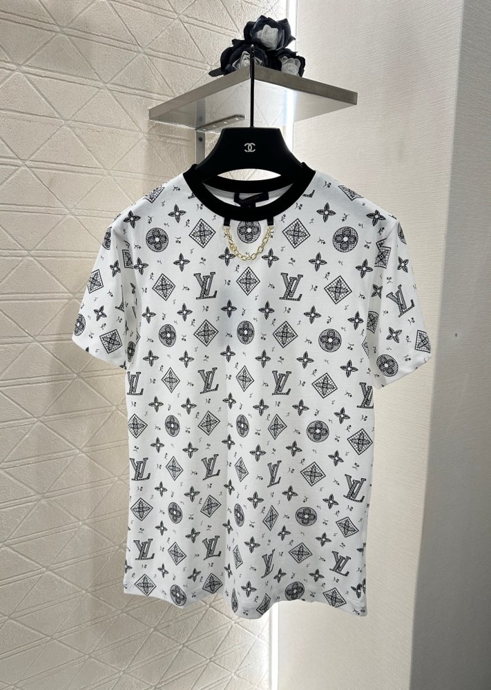 Футболка жіноча