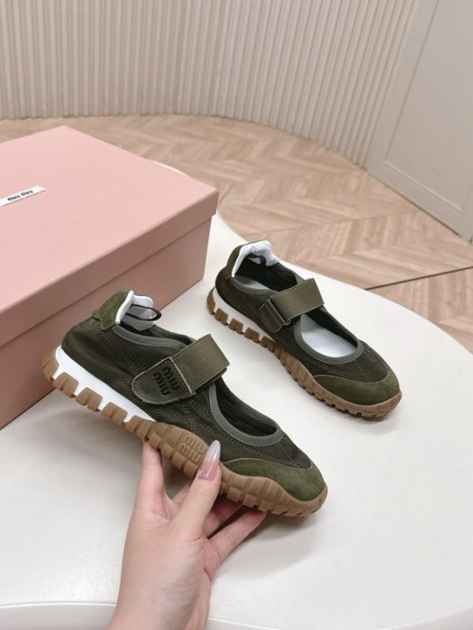 Кроссовки женские фото 8