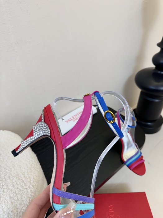 Босоножки фото 8