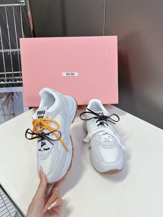 Кроссовки женские фото 4