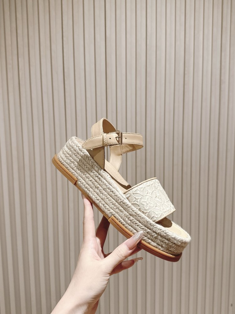 Сандалии женские фото 7