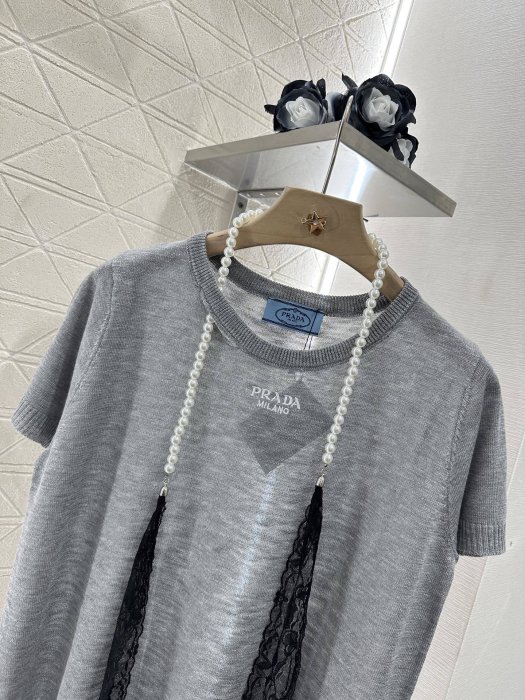 T-shirt women's фото 8