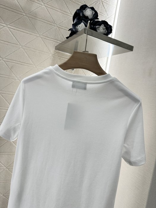 Футболка жіноча фото 4