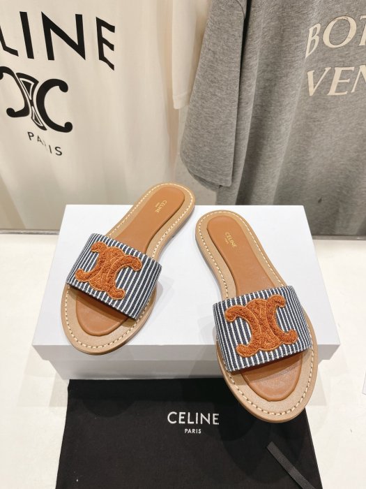 Шлепанцы женские фото 4