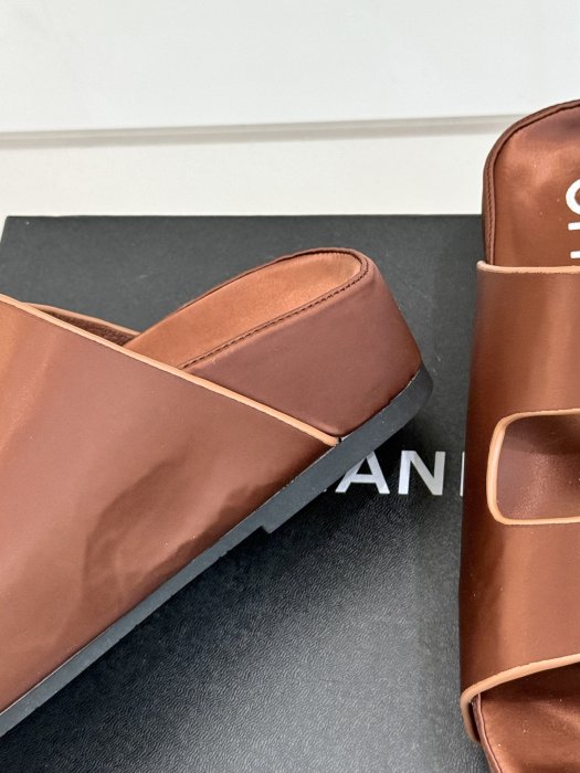 Шлепанцы фото 6