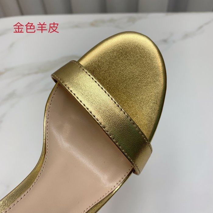 Босоножки фото 4