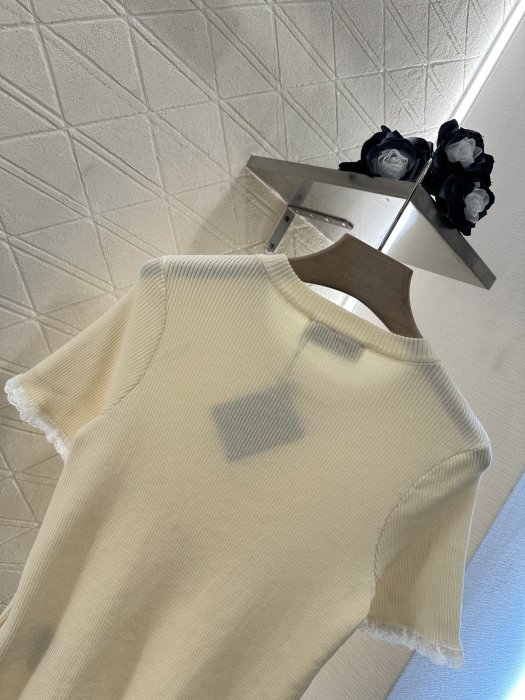 T-shirt women's фото 4