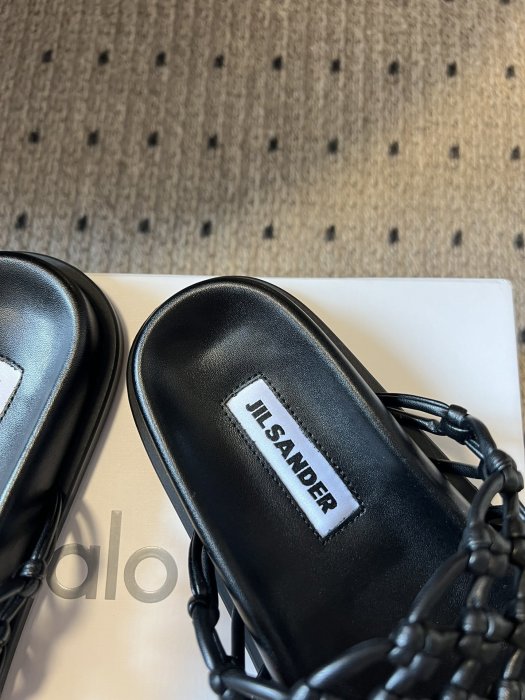 Шльопанці жіночі фото 4