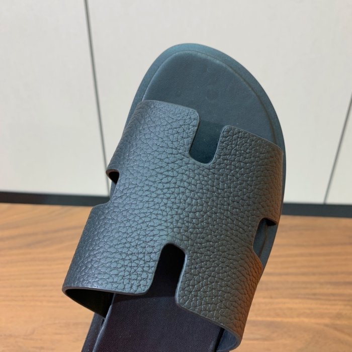 Шлепанцы женские фото 7