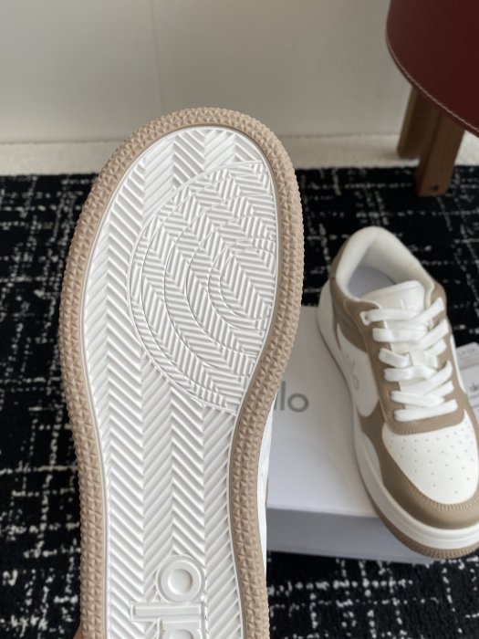 Кроссовки женские фото 9