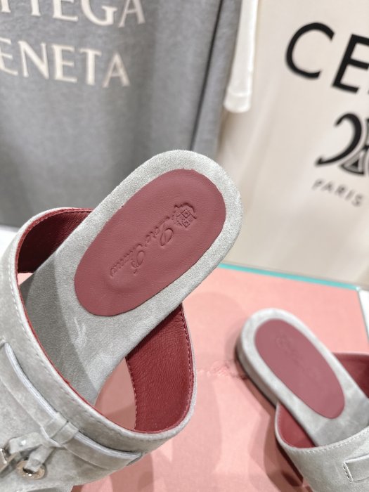 Шлепанцы фото 6