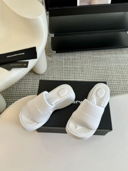 Босоножки фото 4