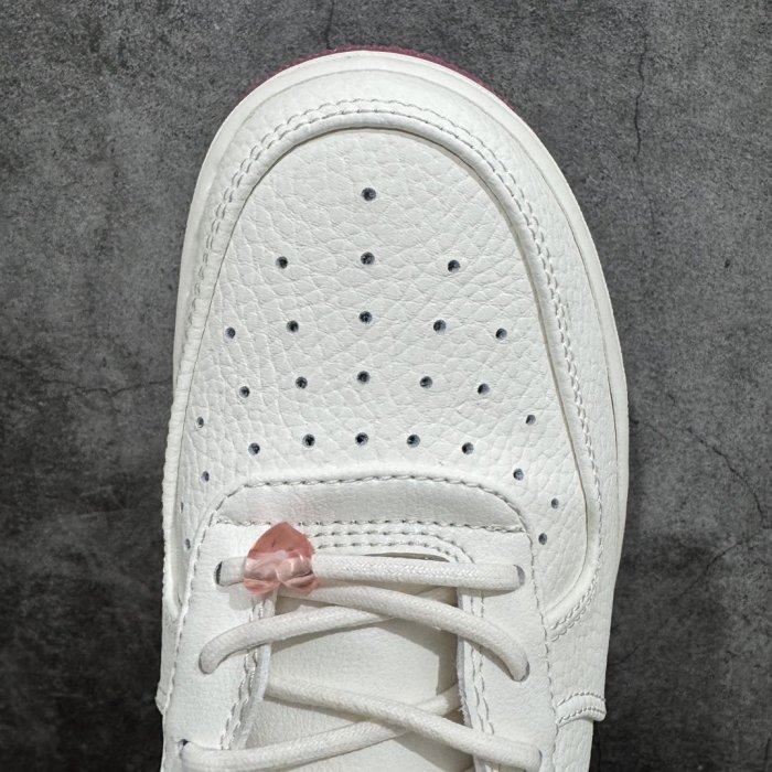 Кроссовки Air Force 1 07 Low Valentines Day фото 5