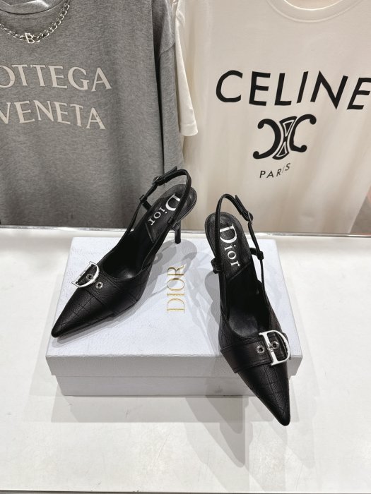 Босоножки фото 2