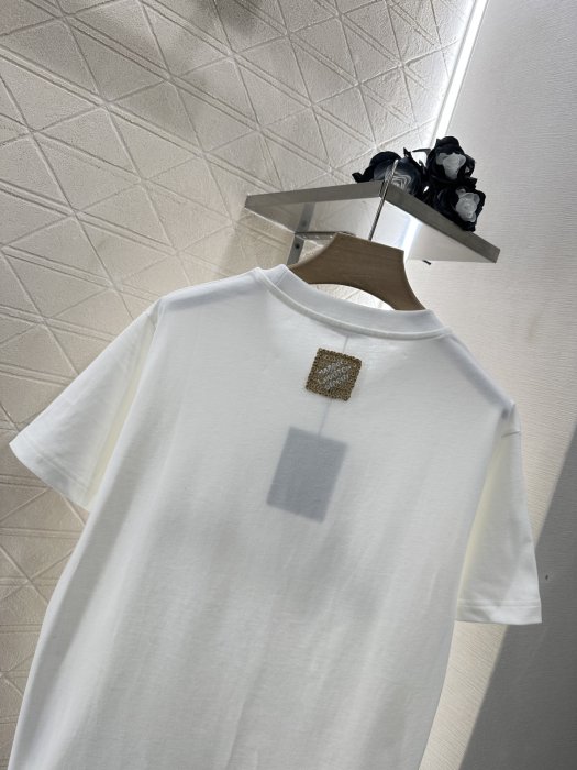 T-shirt women's фото 4