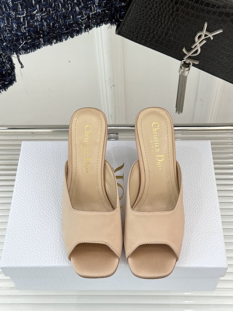 Босоножки фото 4