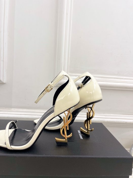 Босоножки фото 8