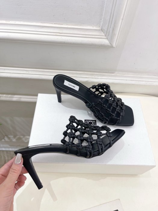 Босоножки фото 5