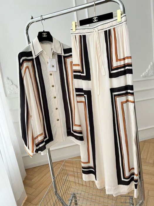 Costume female фото 5