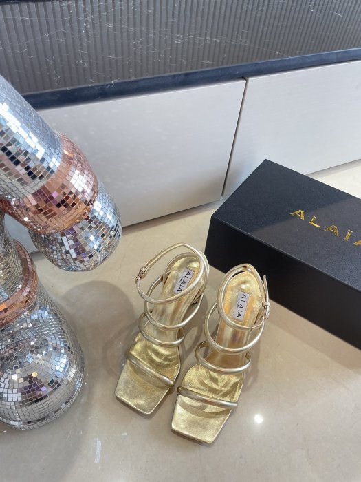 Босоножки фото 7