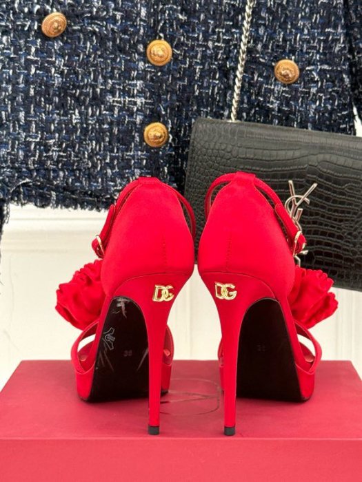 Босоноэки на високому підборах фото 4