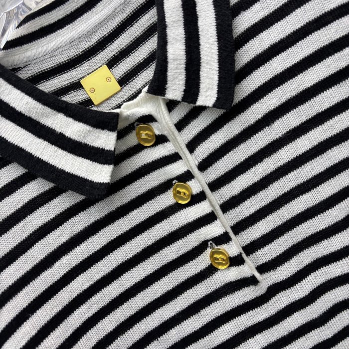 T-shirt women's фото 4