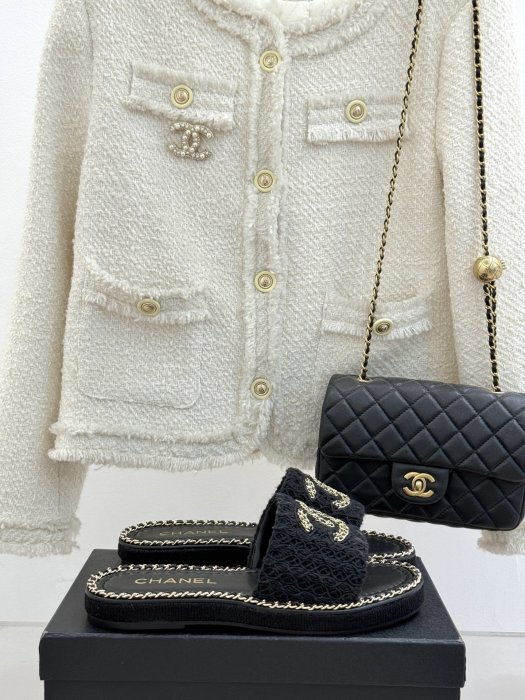 Шлепанцы женские