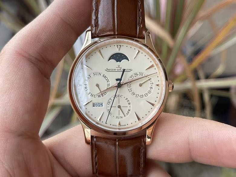 Часы наручные Jaeger LeCoultre Master Perpetual Calendar