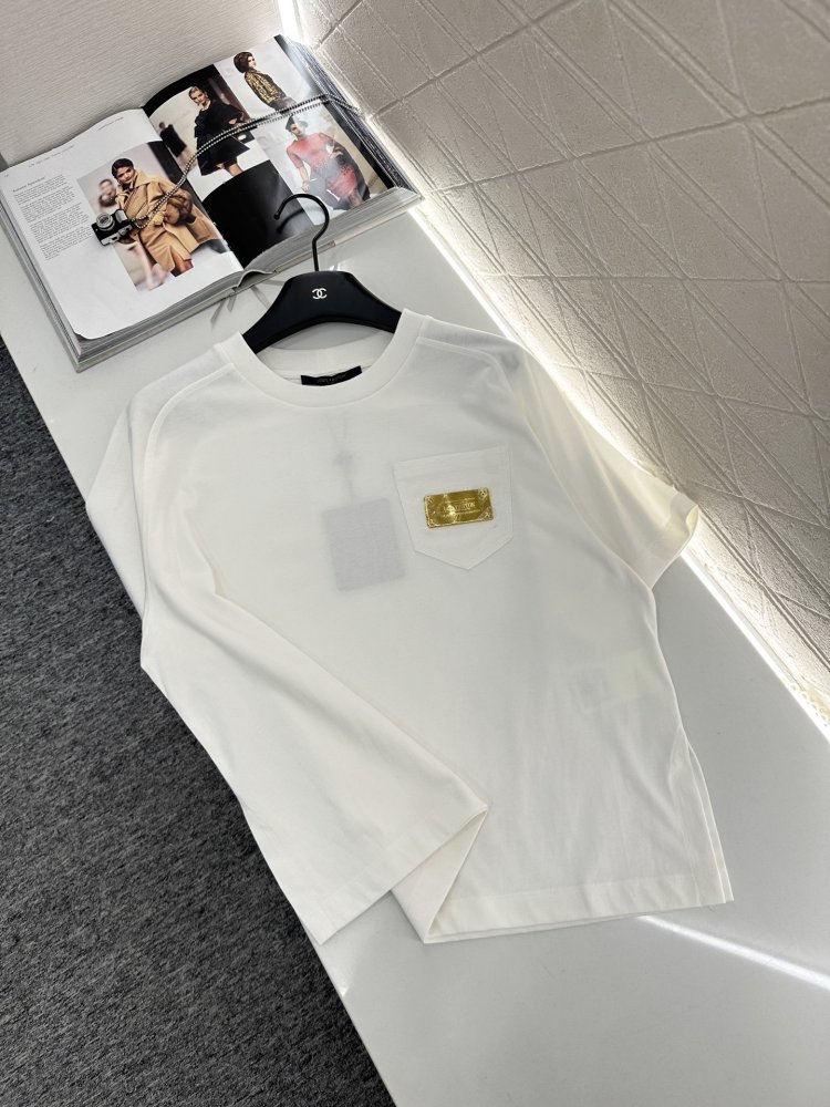 T-shirt women's фото 8