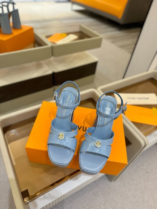 Босоножки фото 4