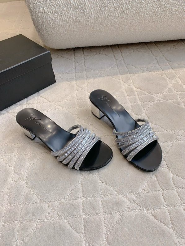 Босоніжки фото 5