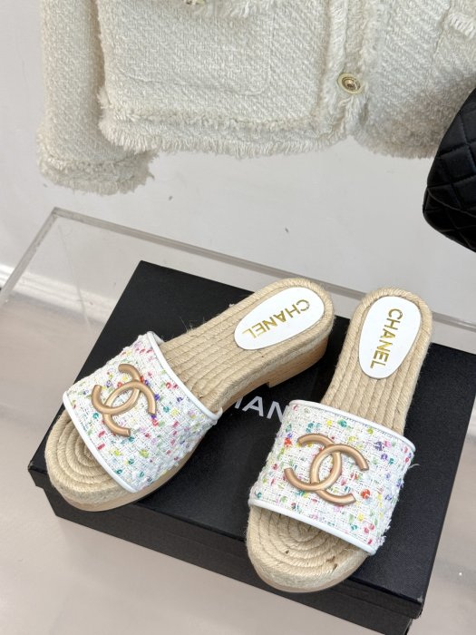 Шлепанцы женские фото 2