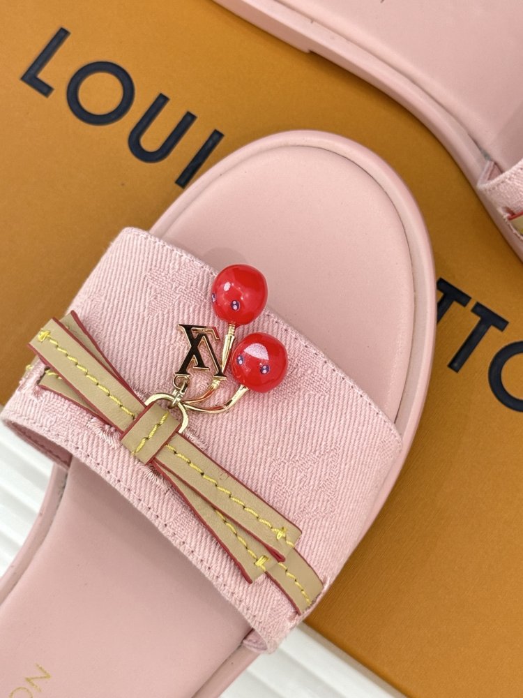 Шлепанцы женские фото 7