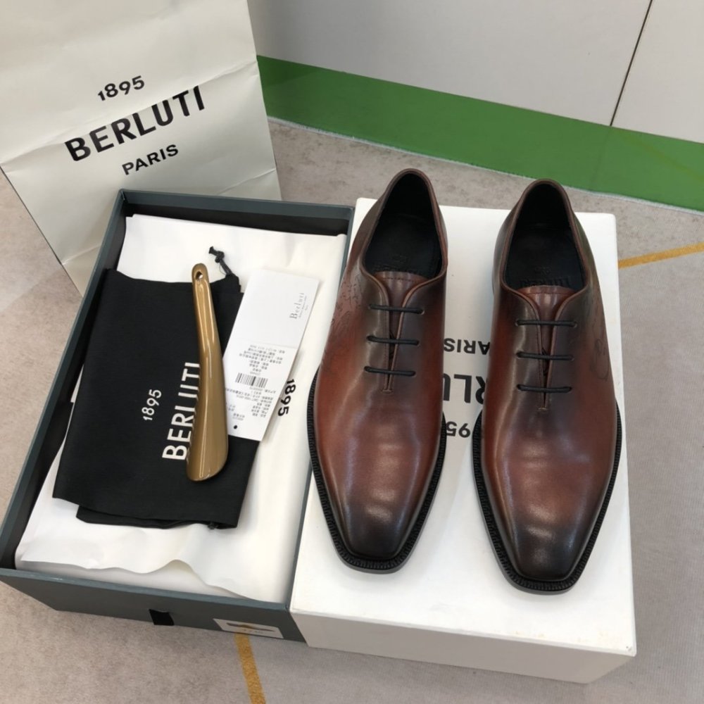 Leather men's shoes