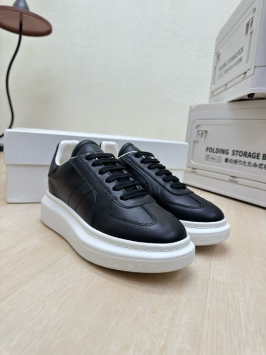 Sneakers women's