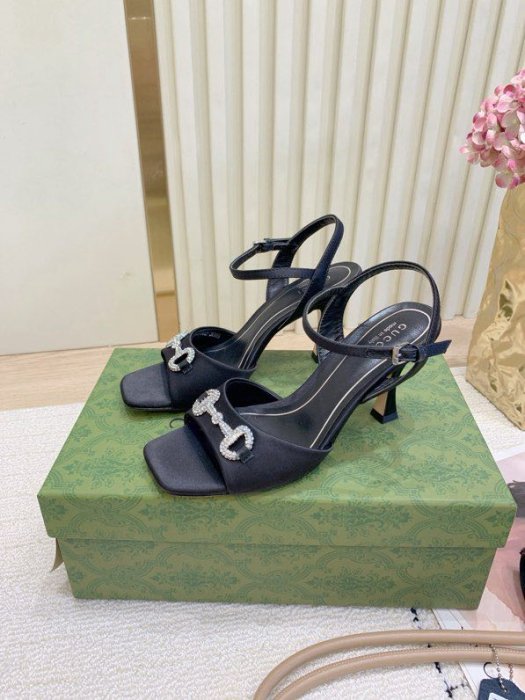 Босоножки фото 7