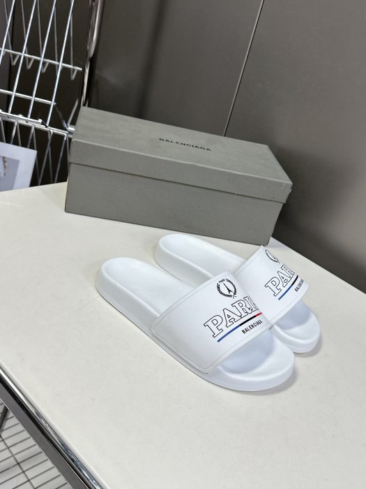 Шлепанцы фото 2